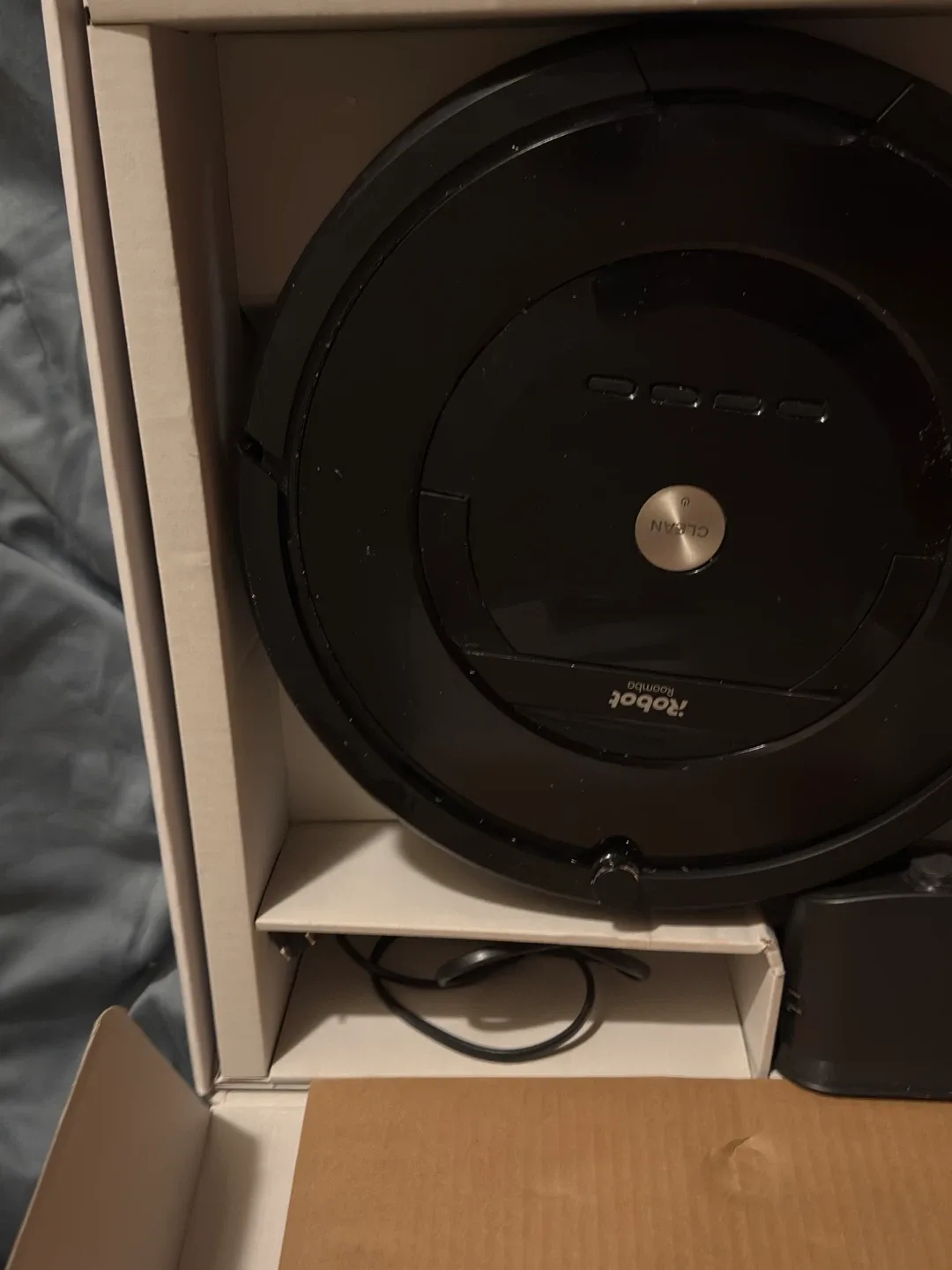 iRobot Roomba 805 Vacuum Robot image indicator(6)