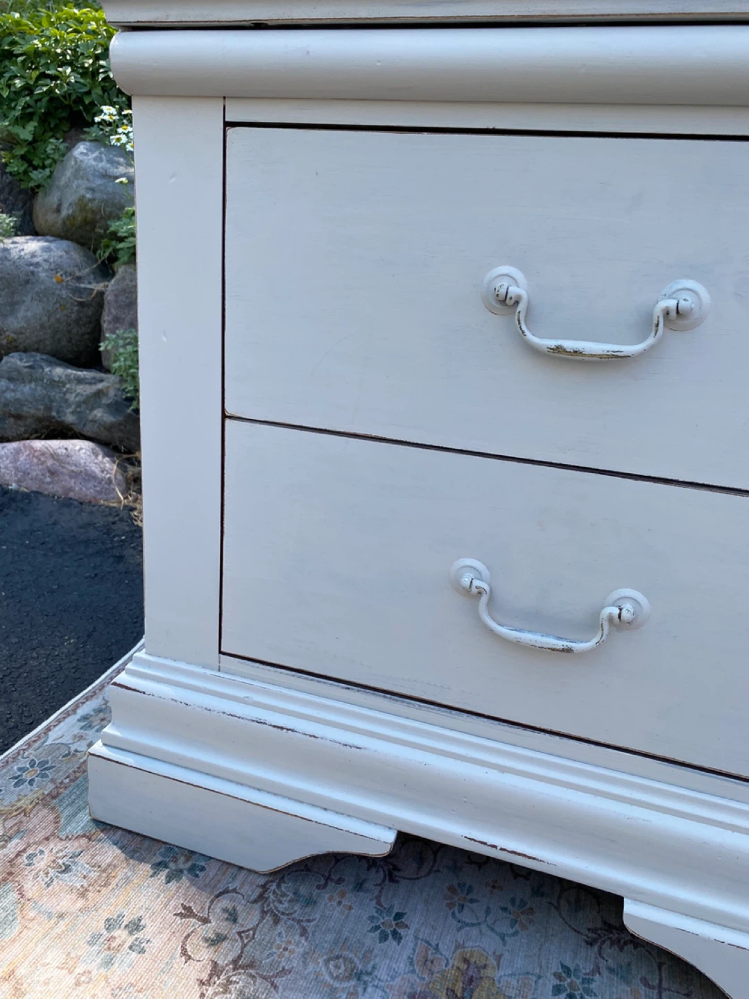 Solid Wood White Painted 3-Drawer Nightstand - photo 4