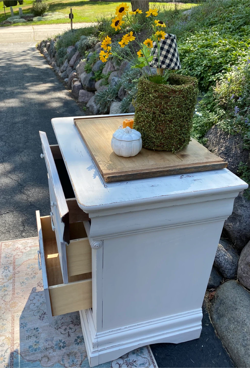 Solid Wood White Painted 3-Drawer Nightstand - photo 2