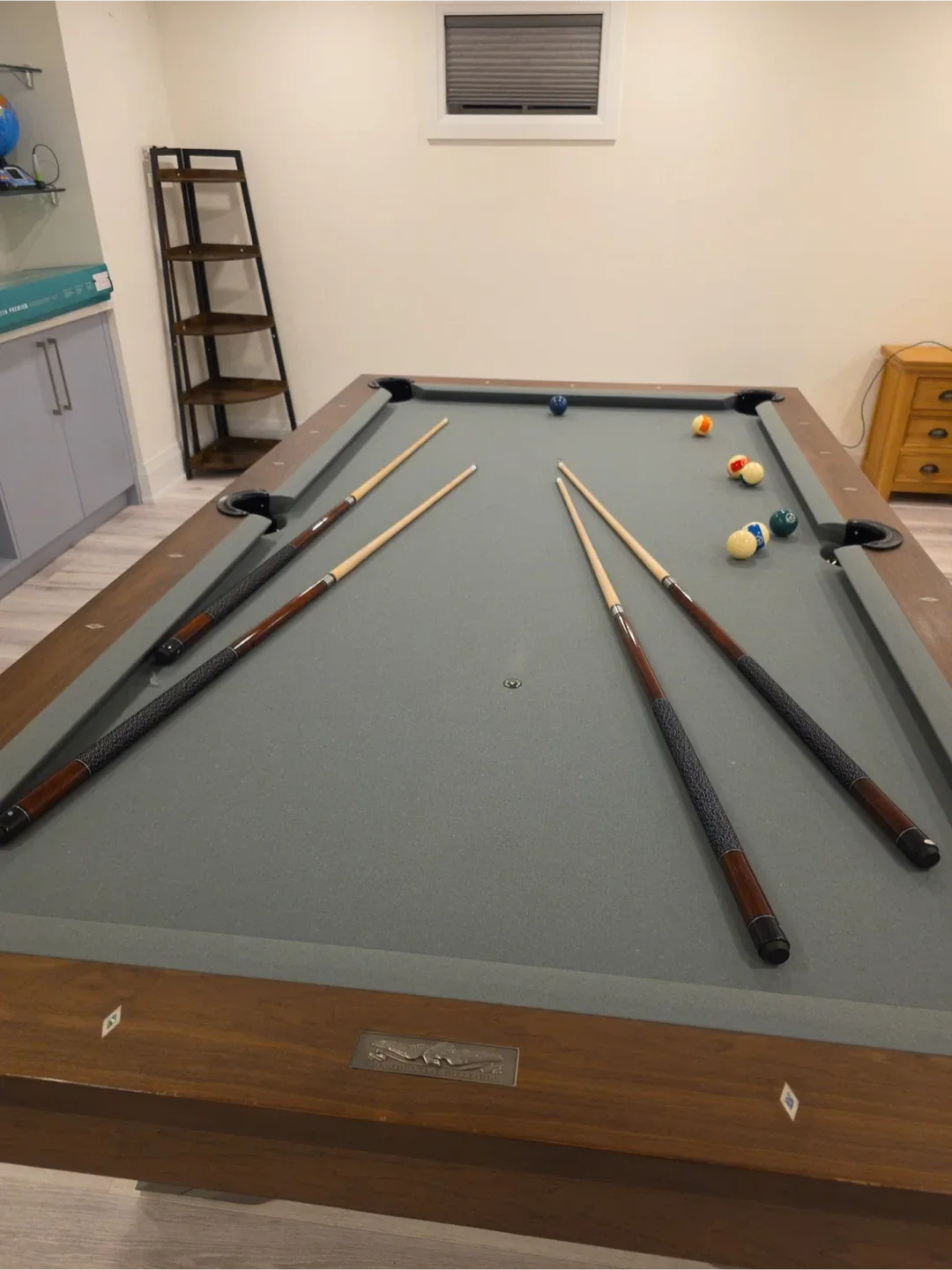 Presidential Billiards Pool Table + Accessory Kit image indicator(8)