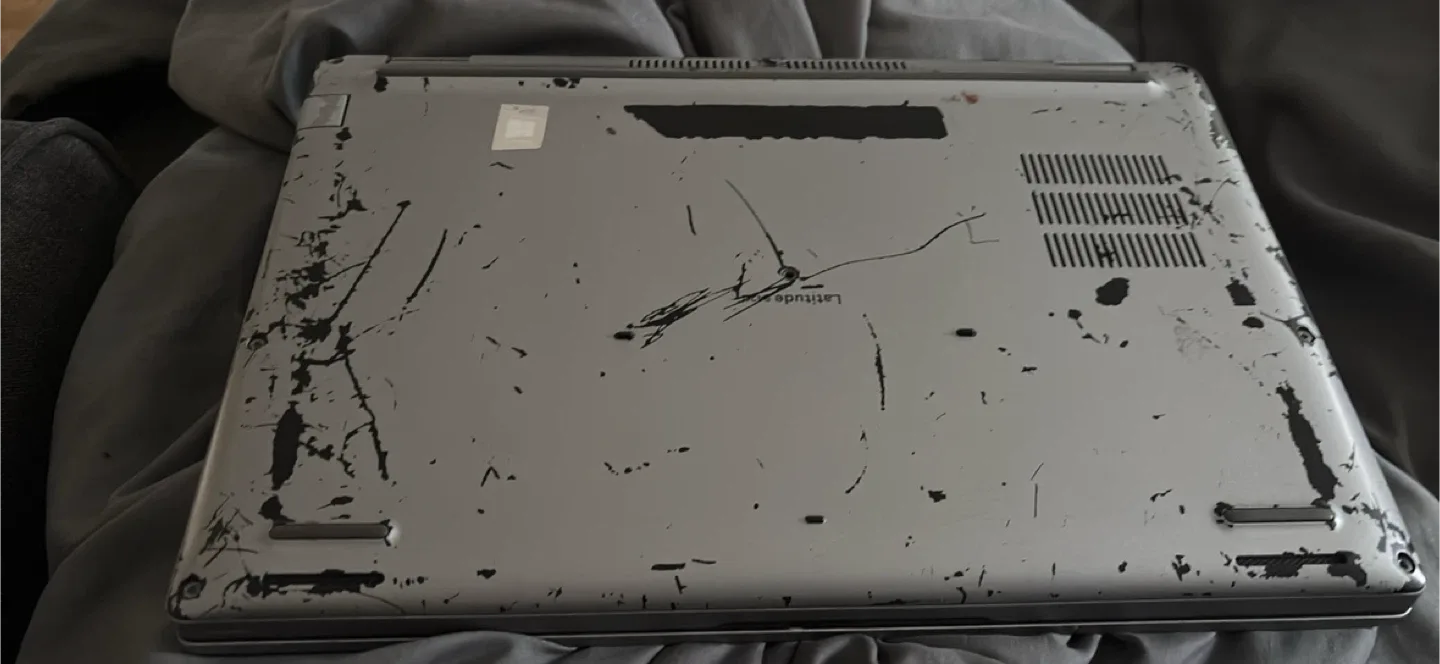 Dell Latitude Laptop - For Parts image indicator(2)