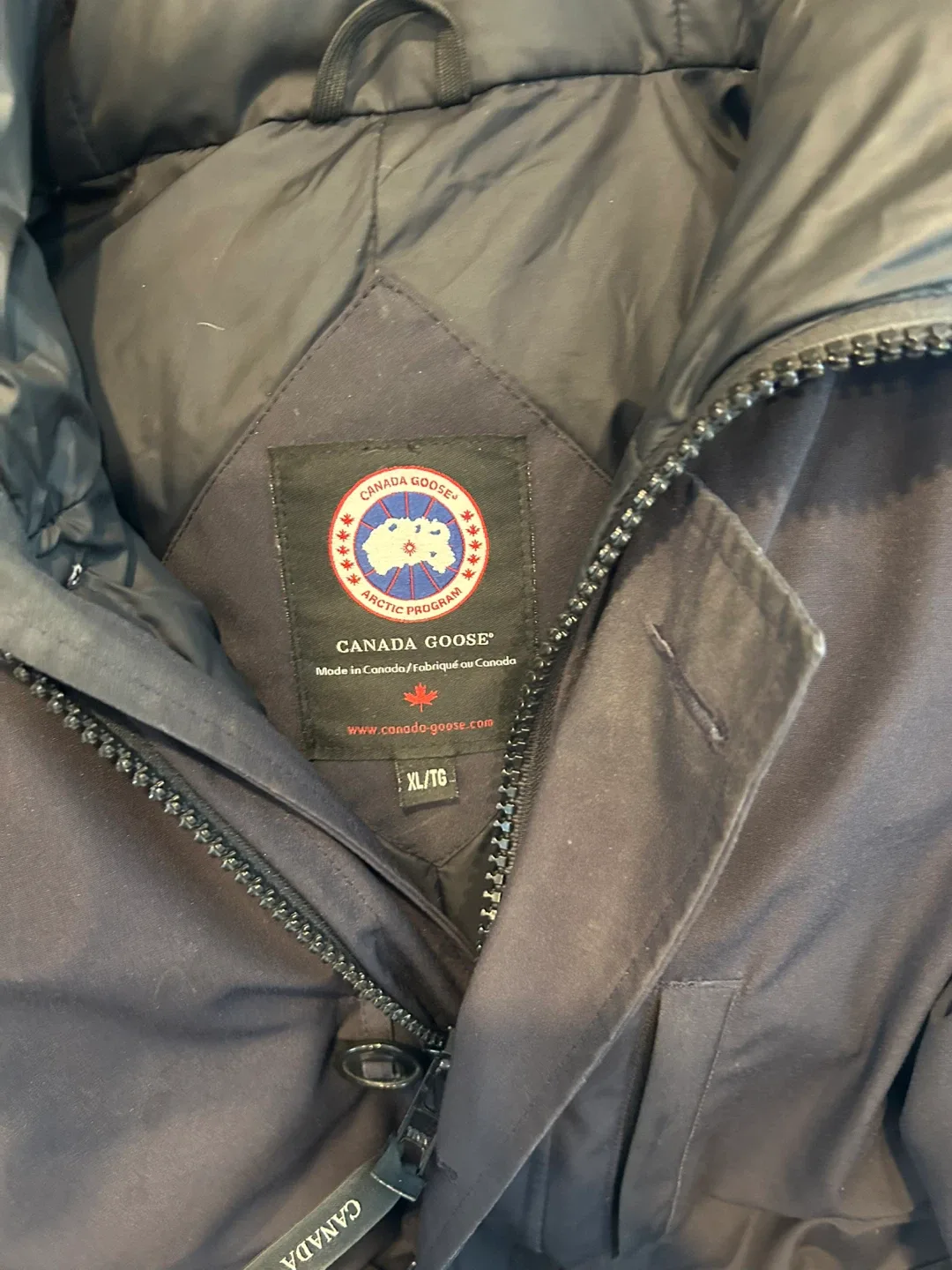 Canada Goose Parka - XL image indicator(3)