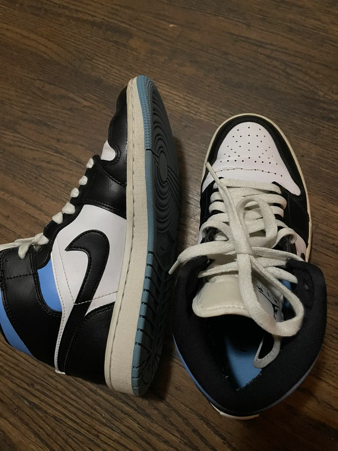 Air Jordan mid university blue image indicator(2)