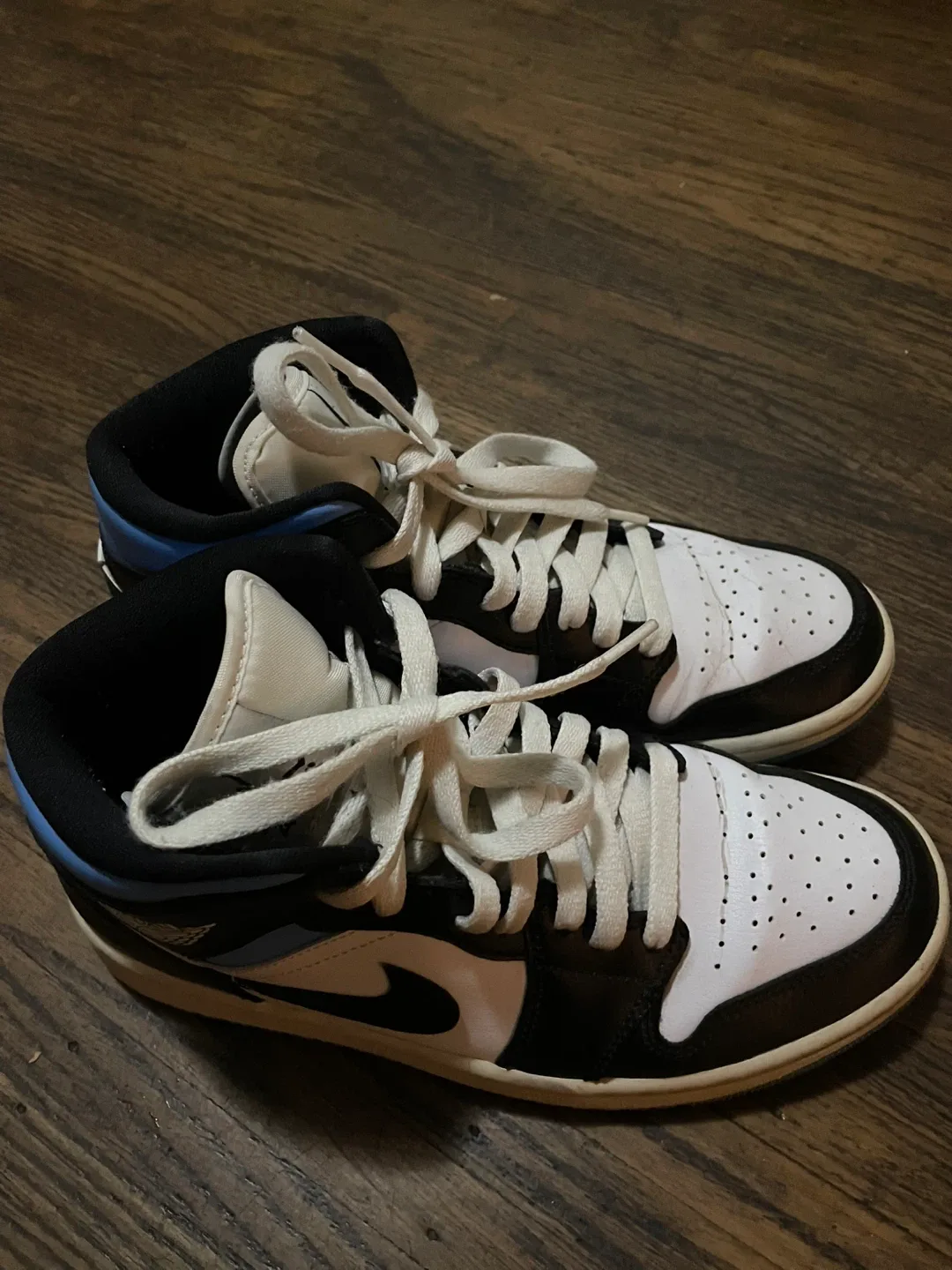 Air Jordan mid university blue thumbnail