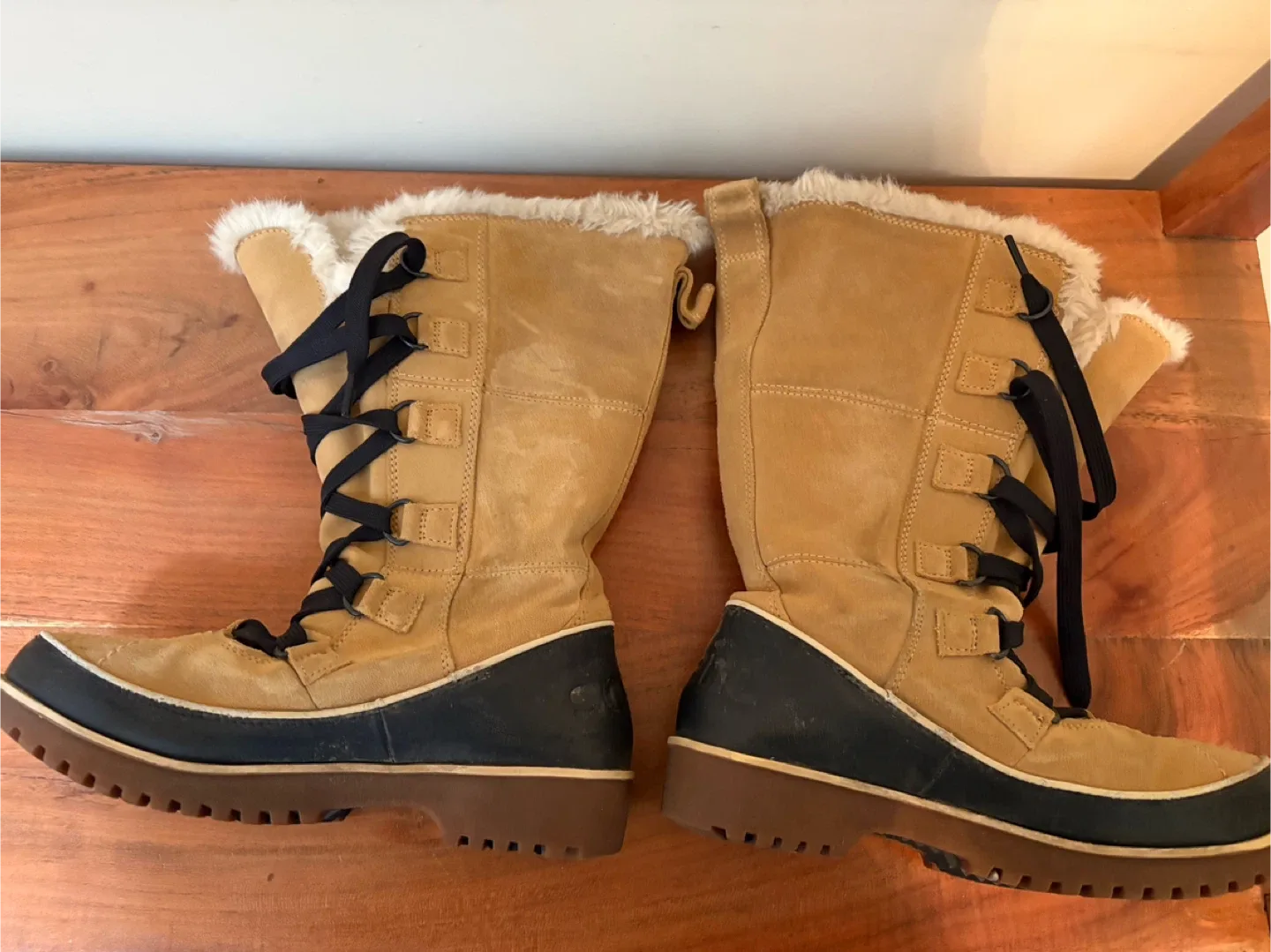 Sorel Tivoli Boots - Size 6 image indicator(2)