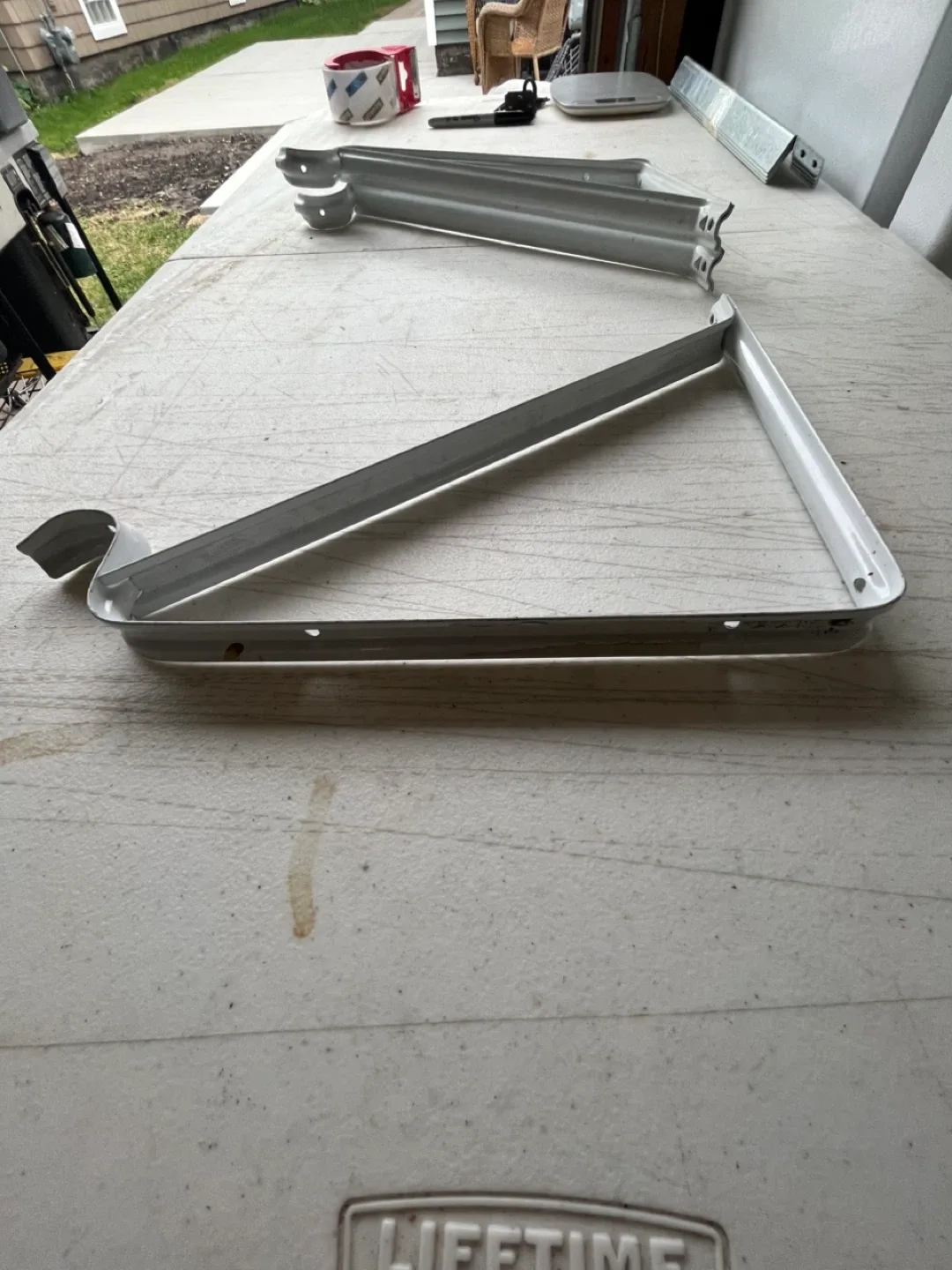 Shelf and Rod Support - Durable White Finish image indicator(3)