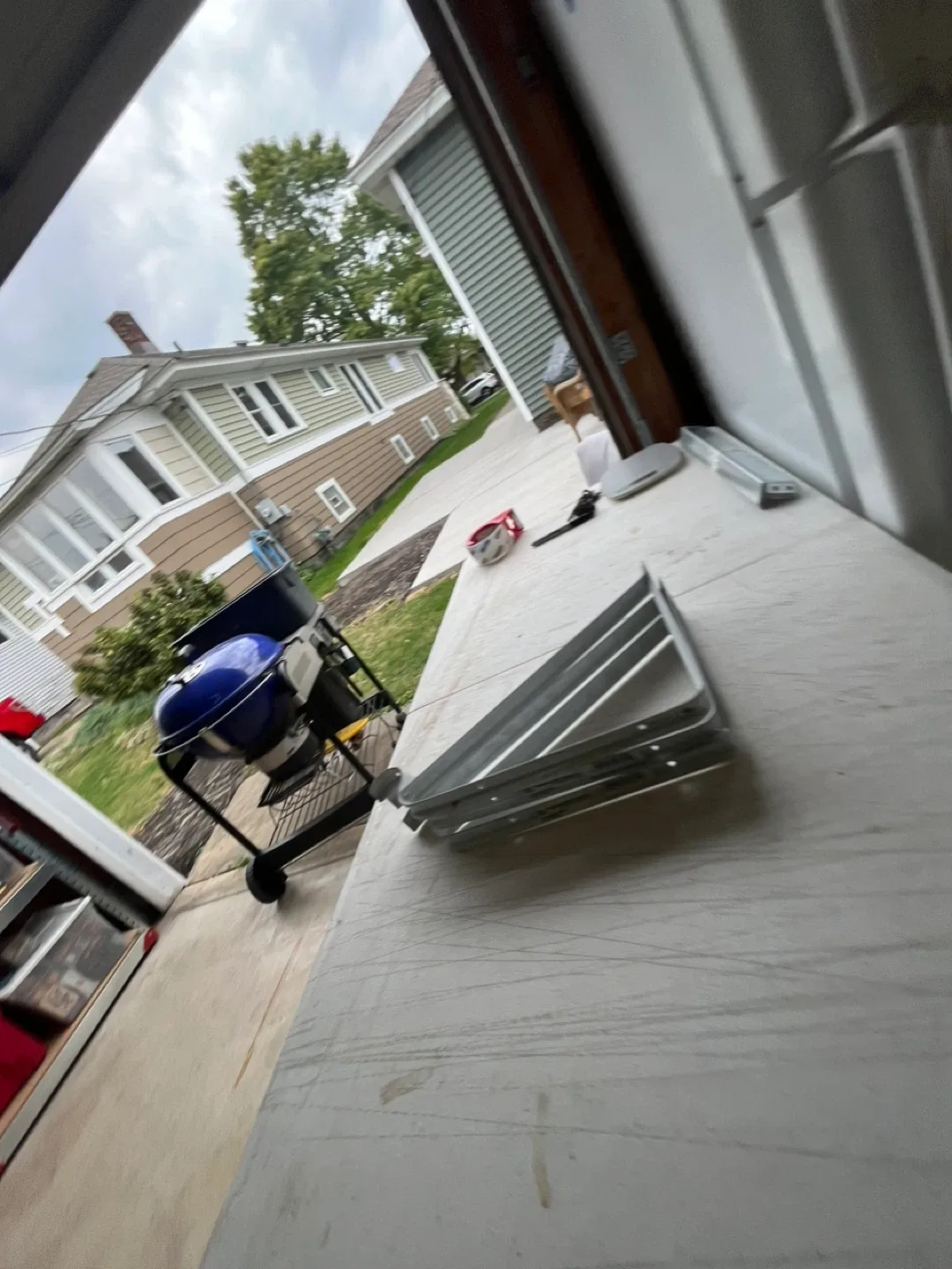 Shelf and Rod Support - Durable White Finish image indicator(6)