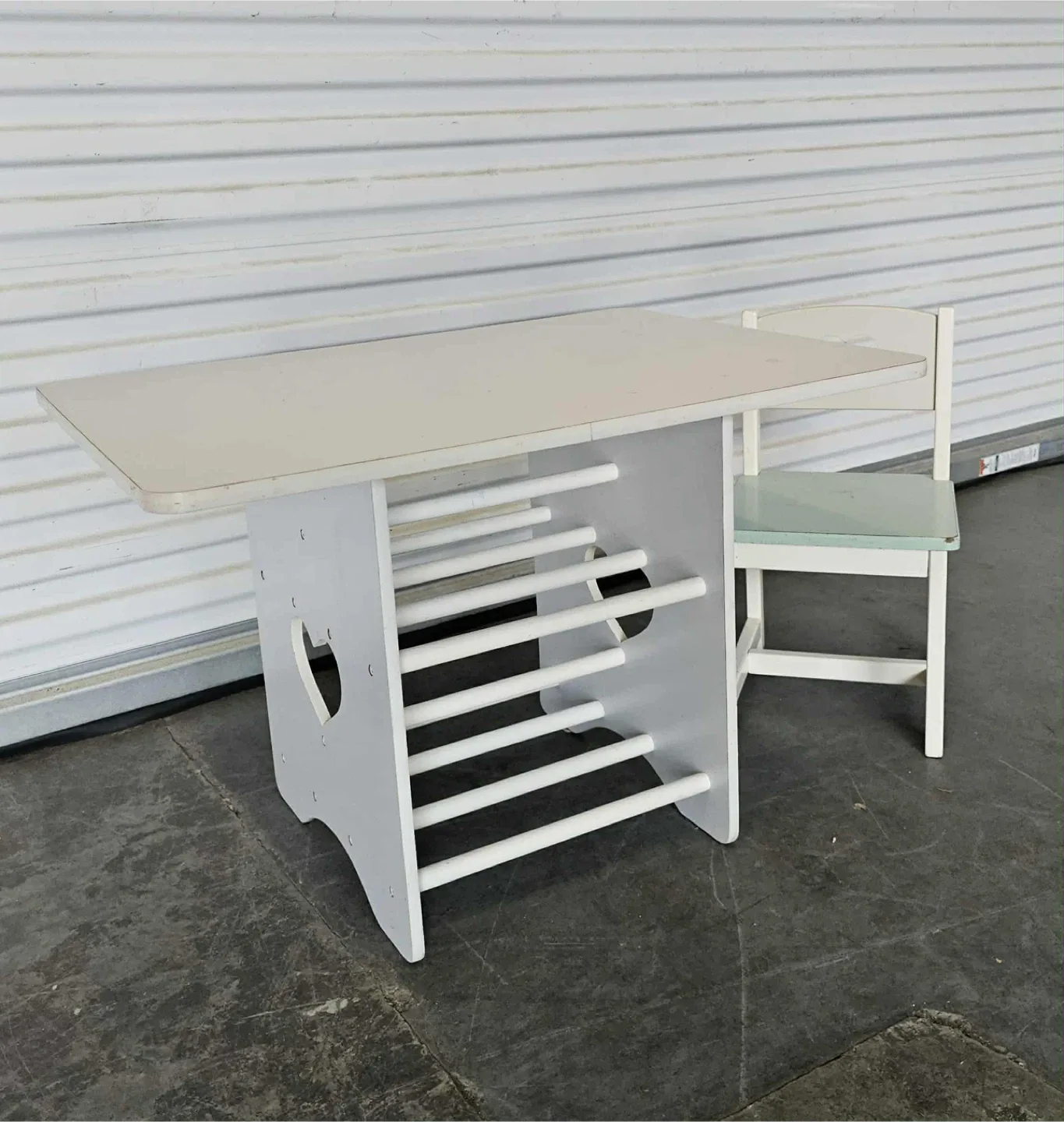 Kids table with only 1 chair image indicator(2)