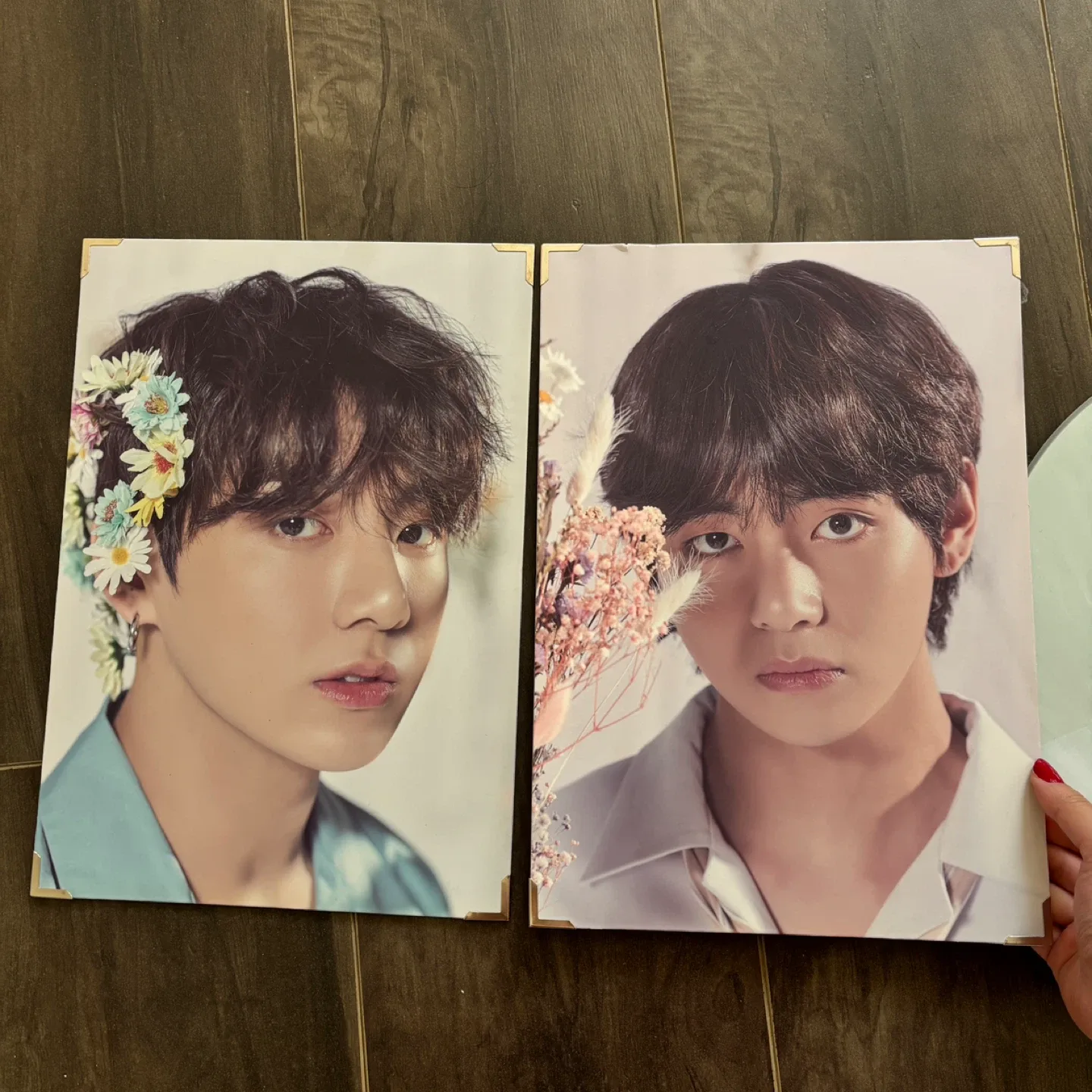 BTS World Tour 'Love Yourself' Merch image indicator(8)