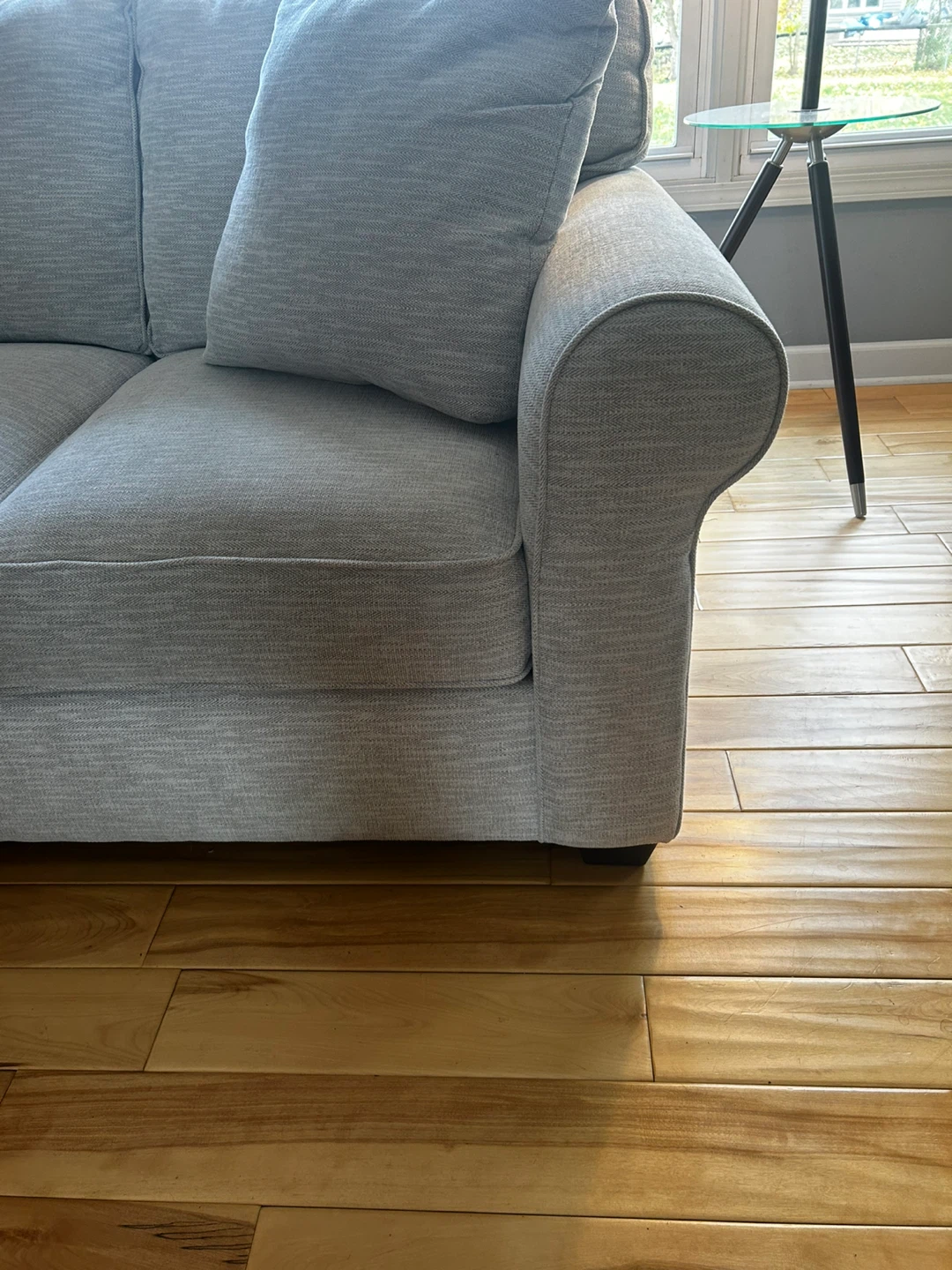 Beautiful gray 3 piece sectional with cuddler seat - photo 2
