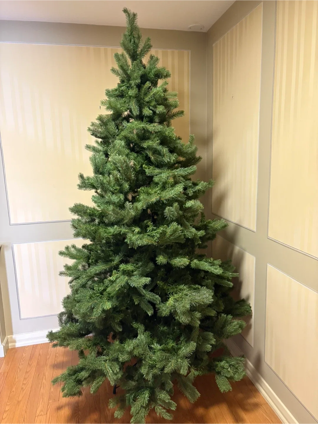 7 1/2 foot artificial Christmas tree thumbnail