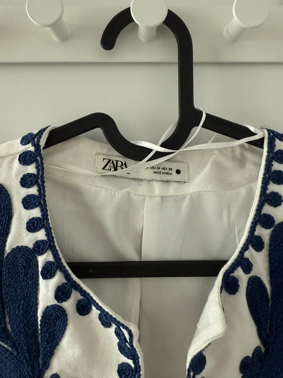 Zara Embroidered Vest - Size M image indicator(2)