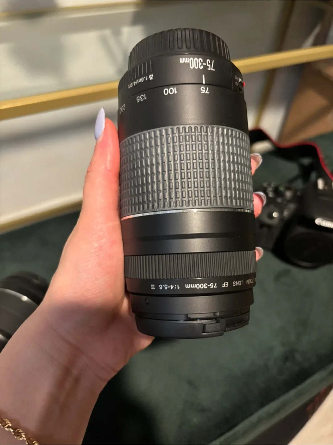 Canon EOS Rebel T5i with 18-55mm & 75-300mm Lenses image indicator(2)