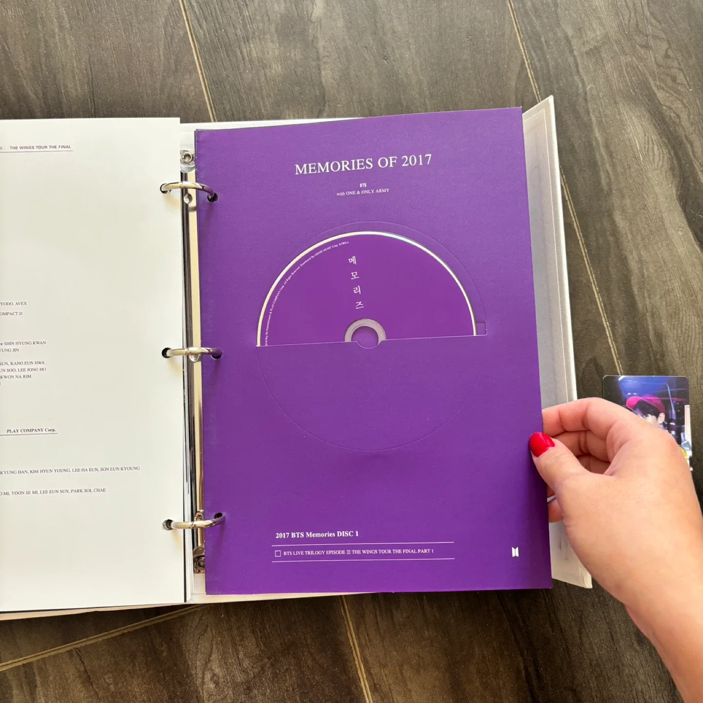 BTS Memories of 2017 photobook with JK photocard image indicator(6)