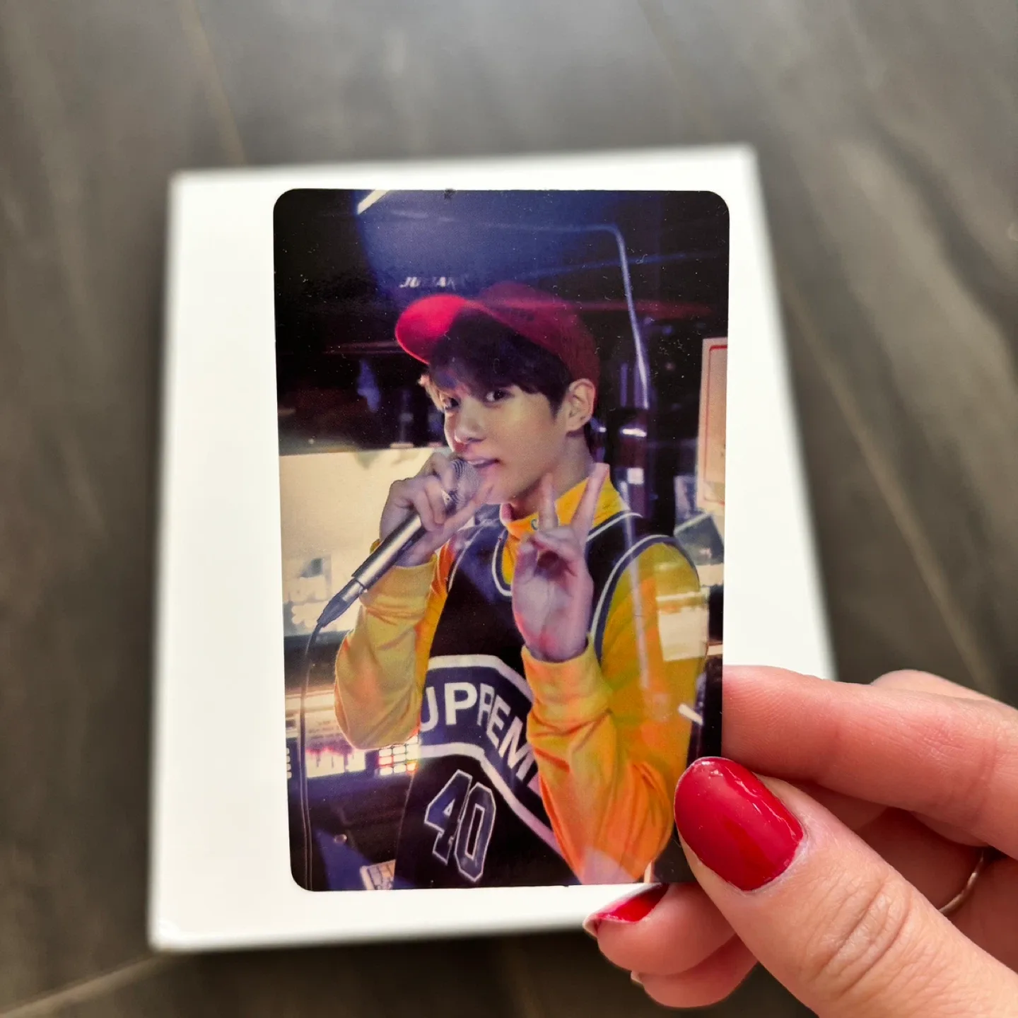 BTS Memories of 2017 photobook with JK photocard image indicator(2)