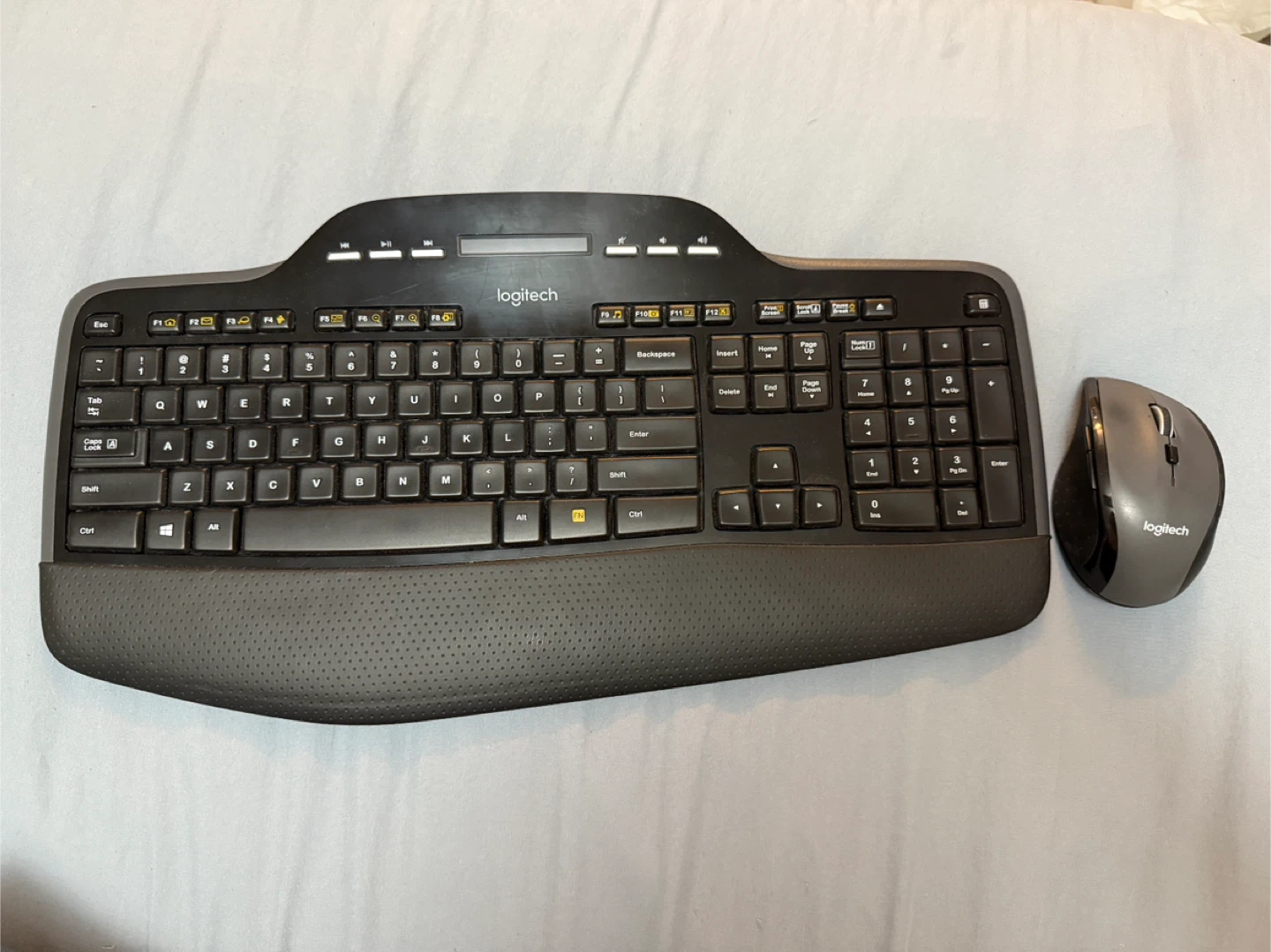 Logitech MK710 Wireless Keyboard and Mouse Combo - photo 2