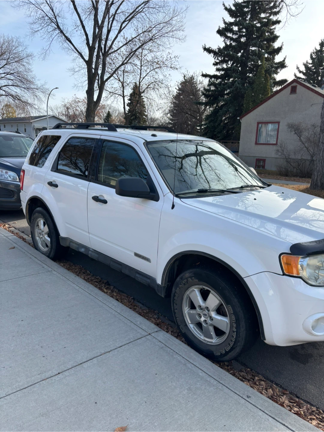 Ford Escape SUV - White - photo 2