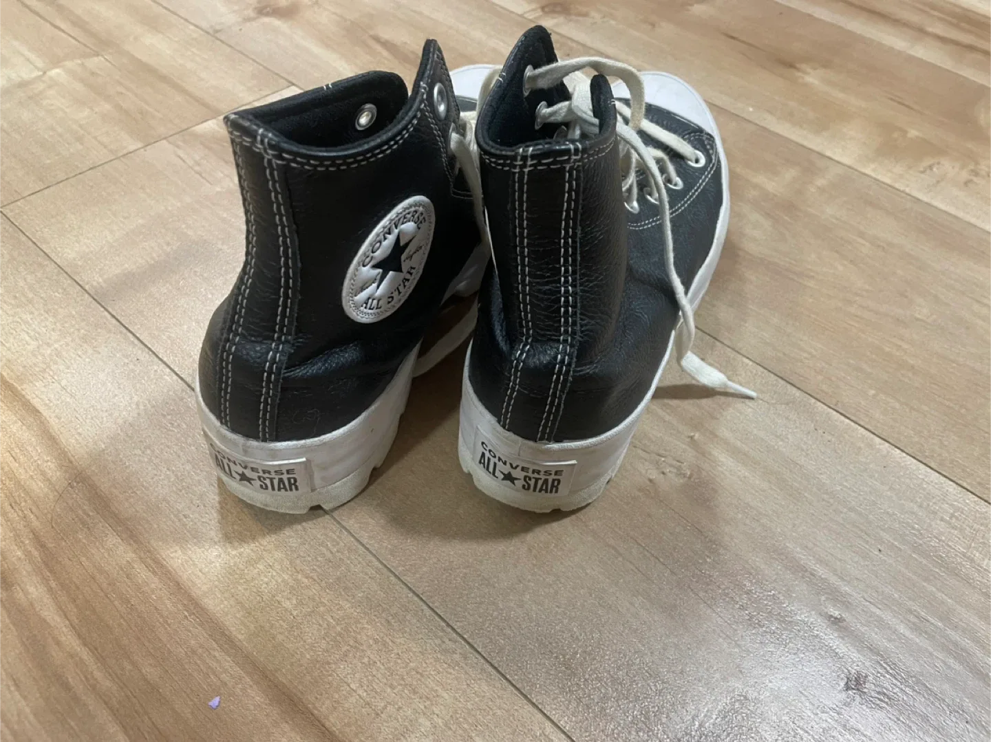 Converse Run Star Hike Leather High Top - US 8 image indicator(2)