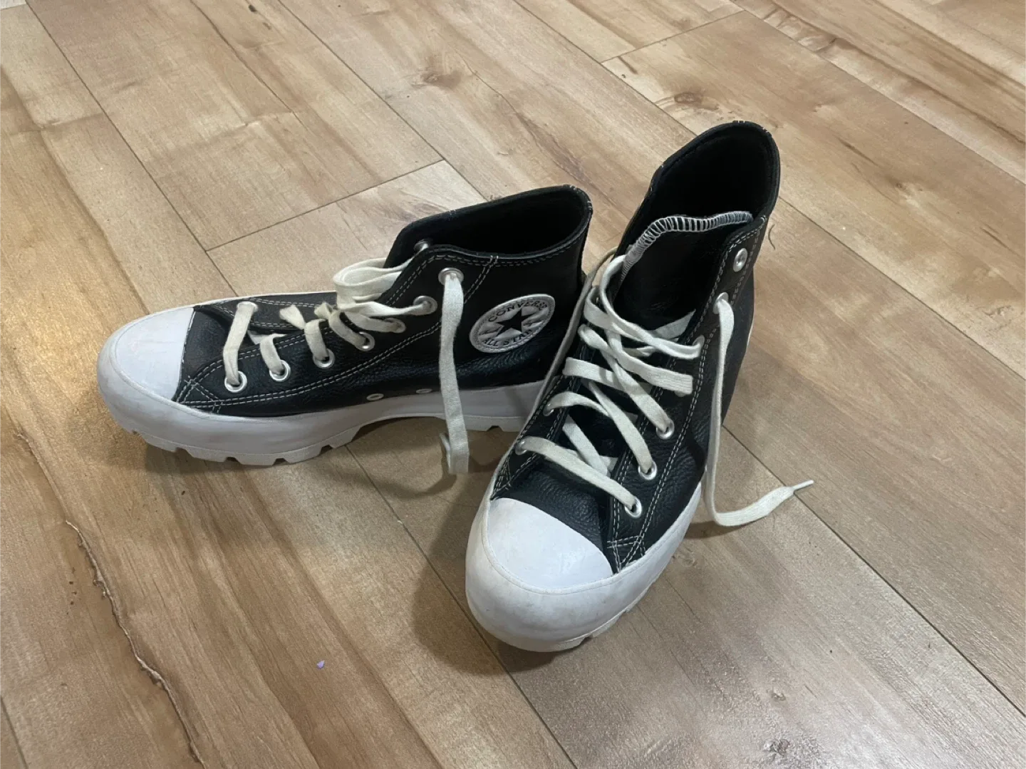 Converse Run Star Hike Leather High Top - US 8 image indicator(4)