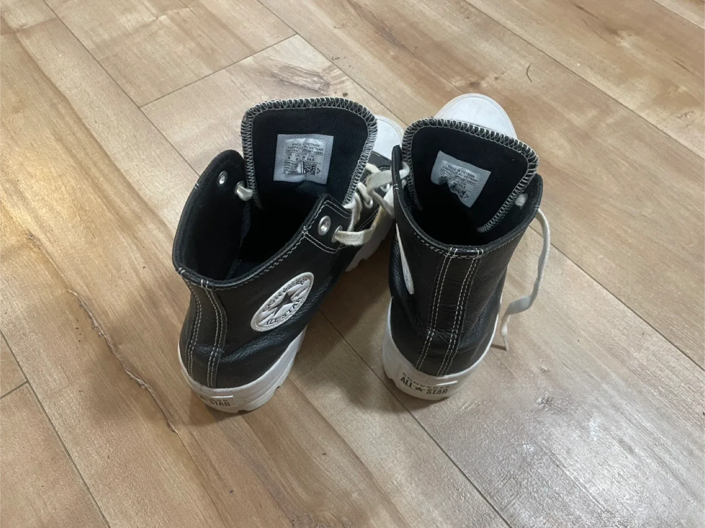 Converse Run Star Hike Leather High Top - US 8 image indicator(5)