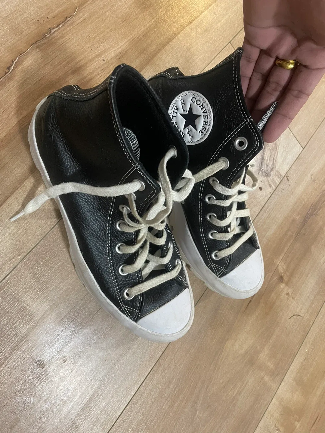 Converse Run Star Hike Leather High Top - US 8 image indicator(7)