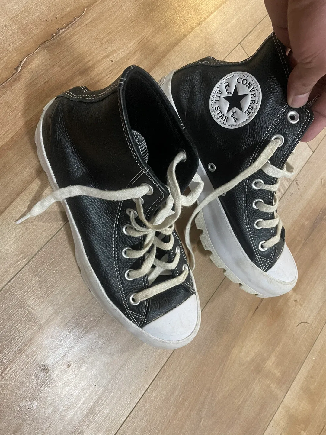 Converse Run Star Hike Leather High Top - US 8 image indicator(8)