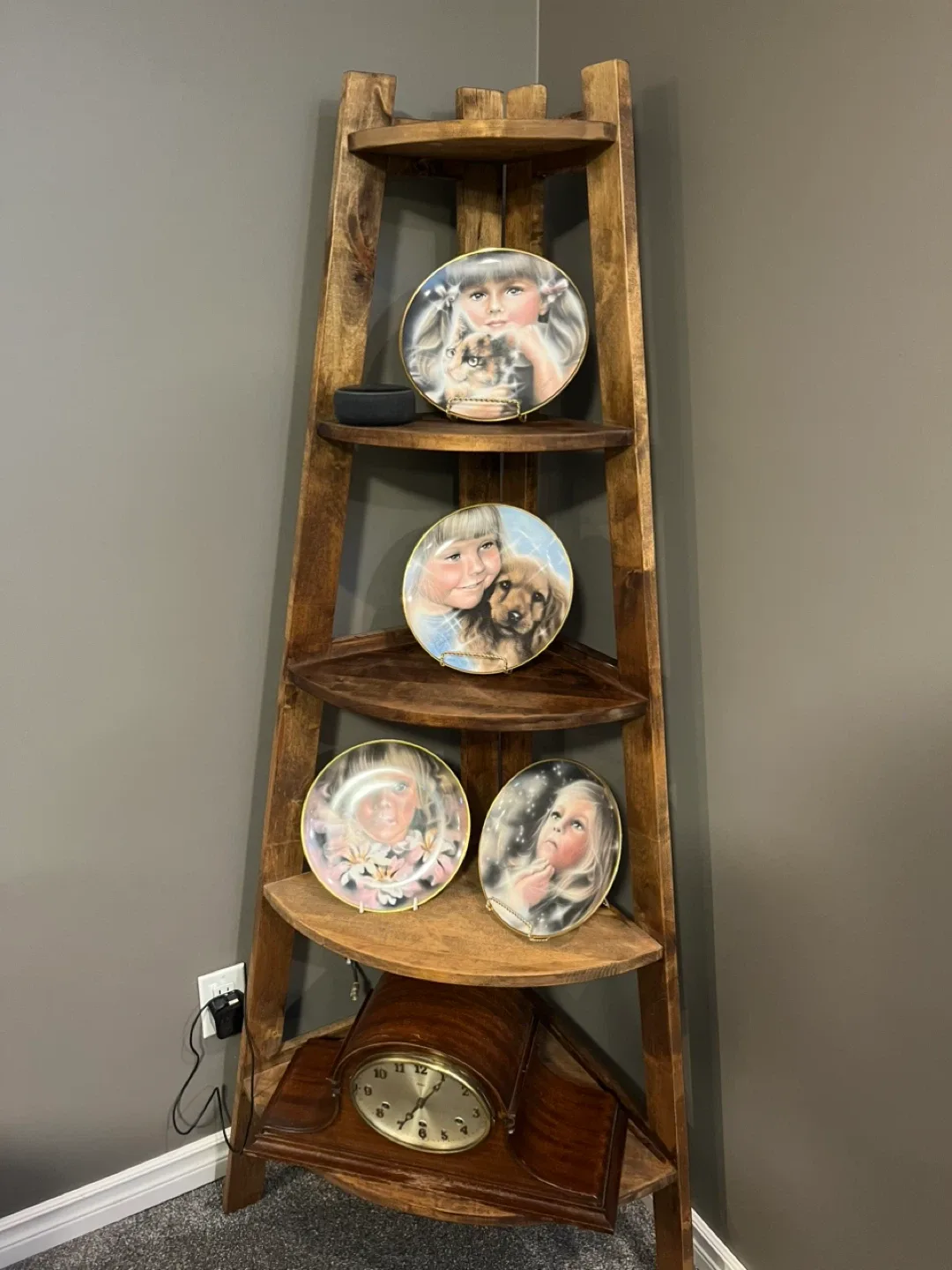 Wooden Corner Shelf 🥕