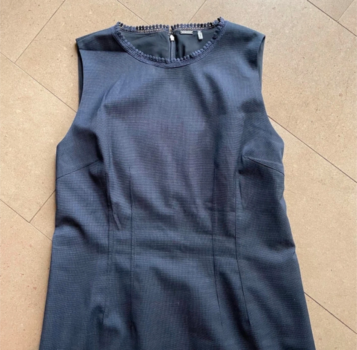 Elie Tahari Sleeveless Sheath Dress - Midnight Blue - Sz. 14 - photo 2