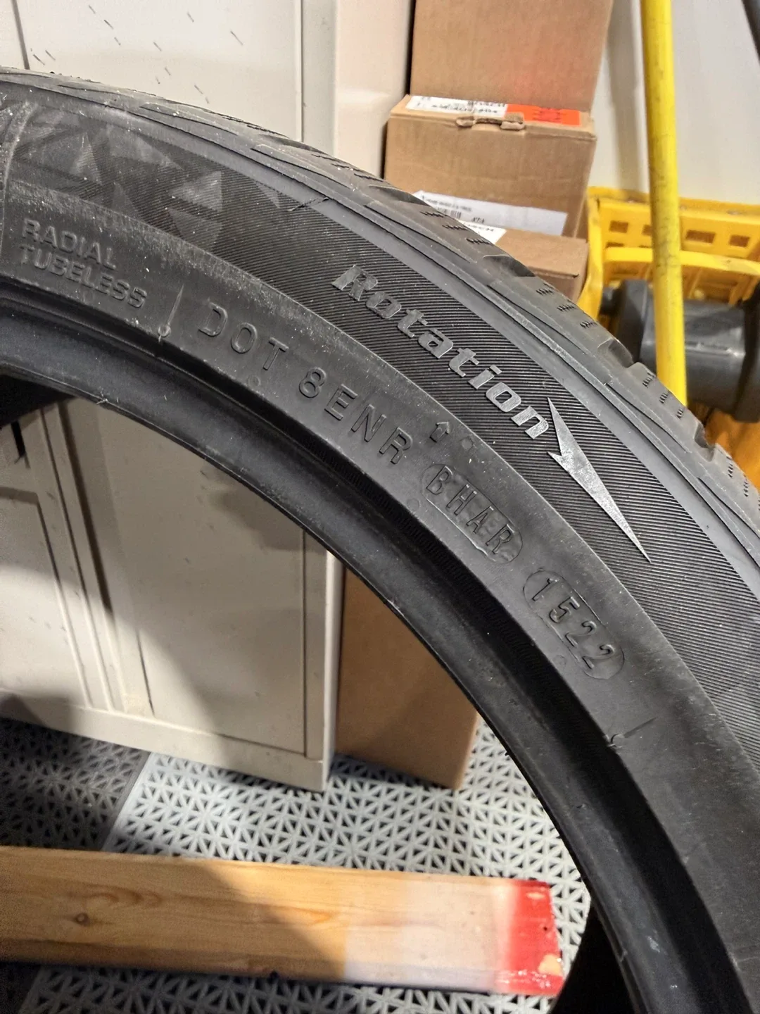 Nexen 255/40R19 Tire DOT 2022 image indicator(3)