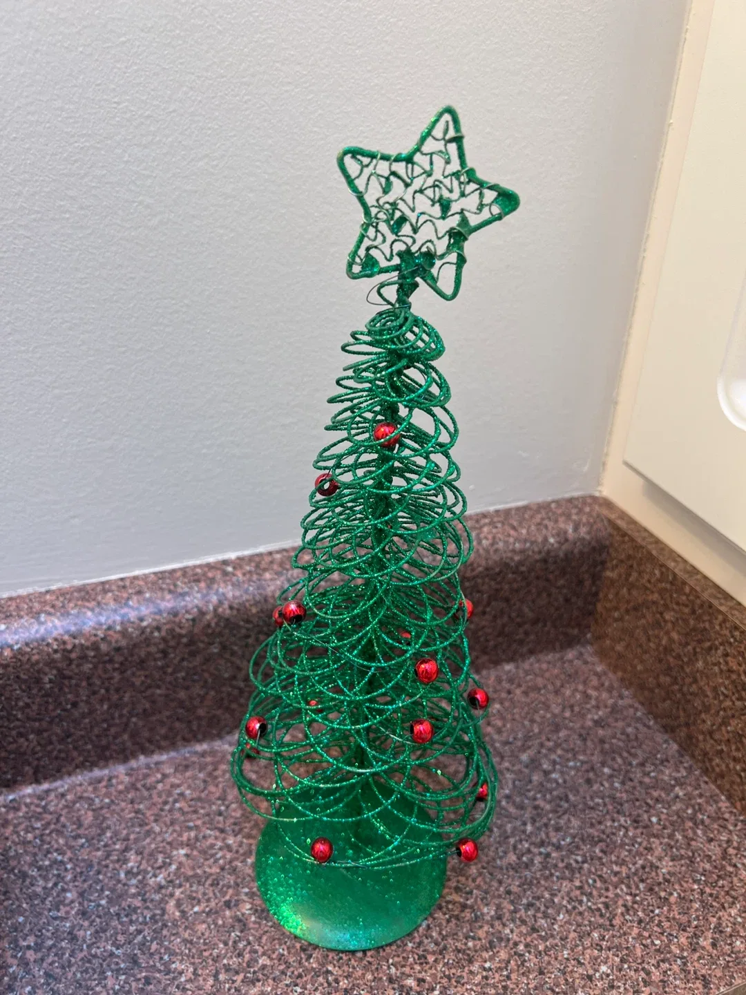 Green Wire Christmas Tree Decoration image indicator(2)
