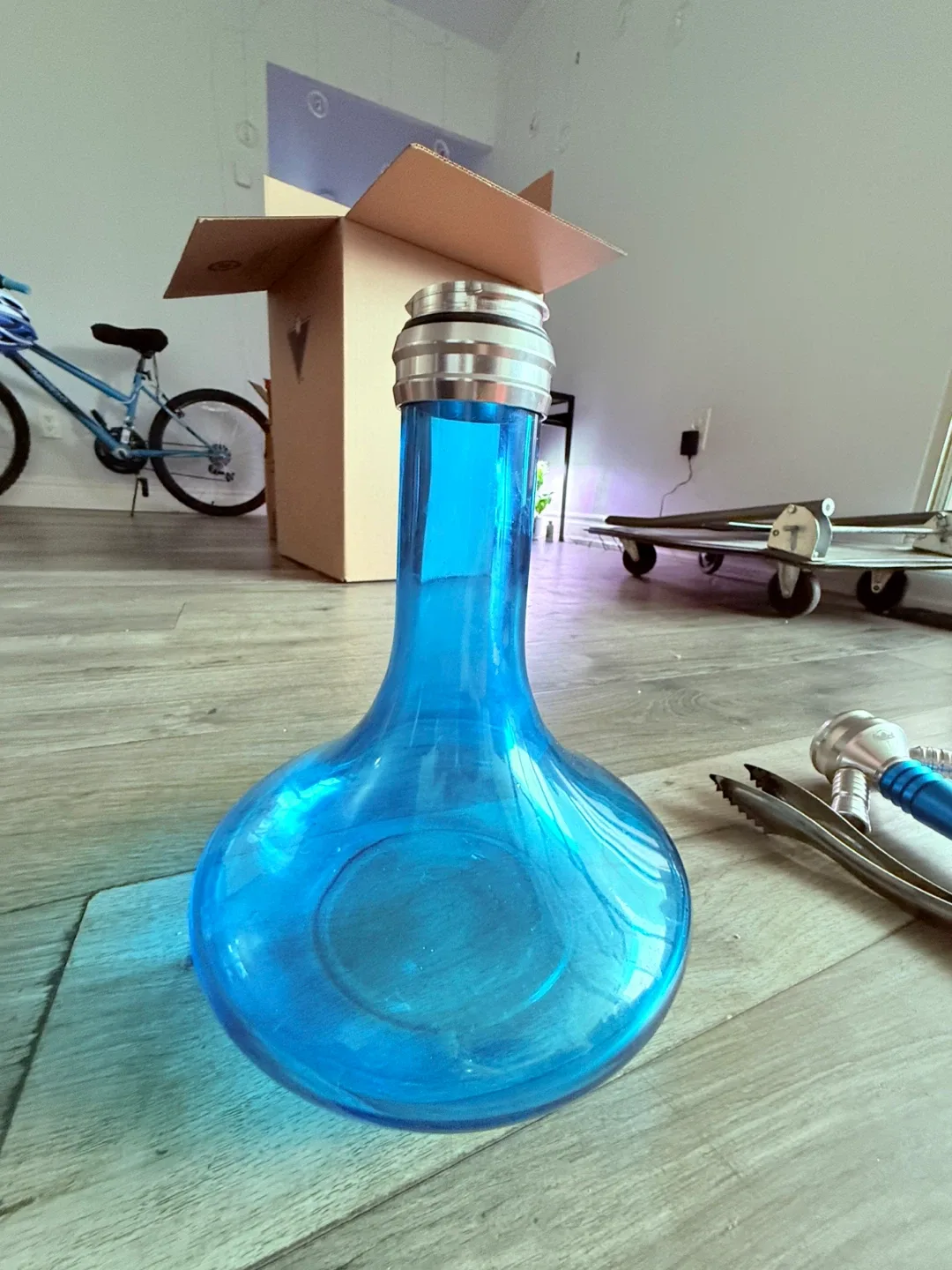 Blue Khalil Mamoon Hookah with Accessories image indicator(3)