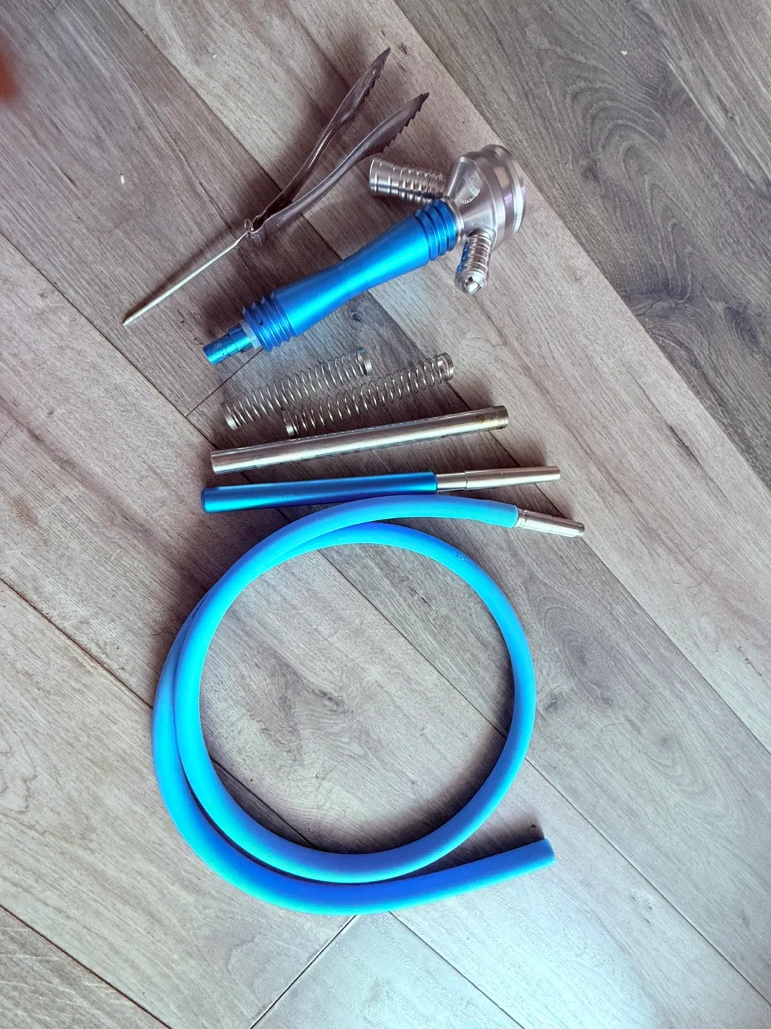 Blue Khalil Mamoon Hookah with Accessories image indicator(4)