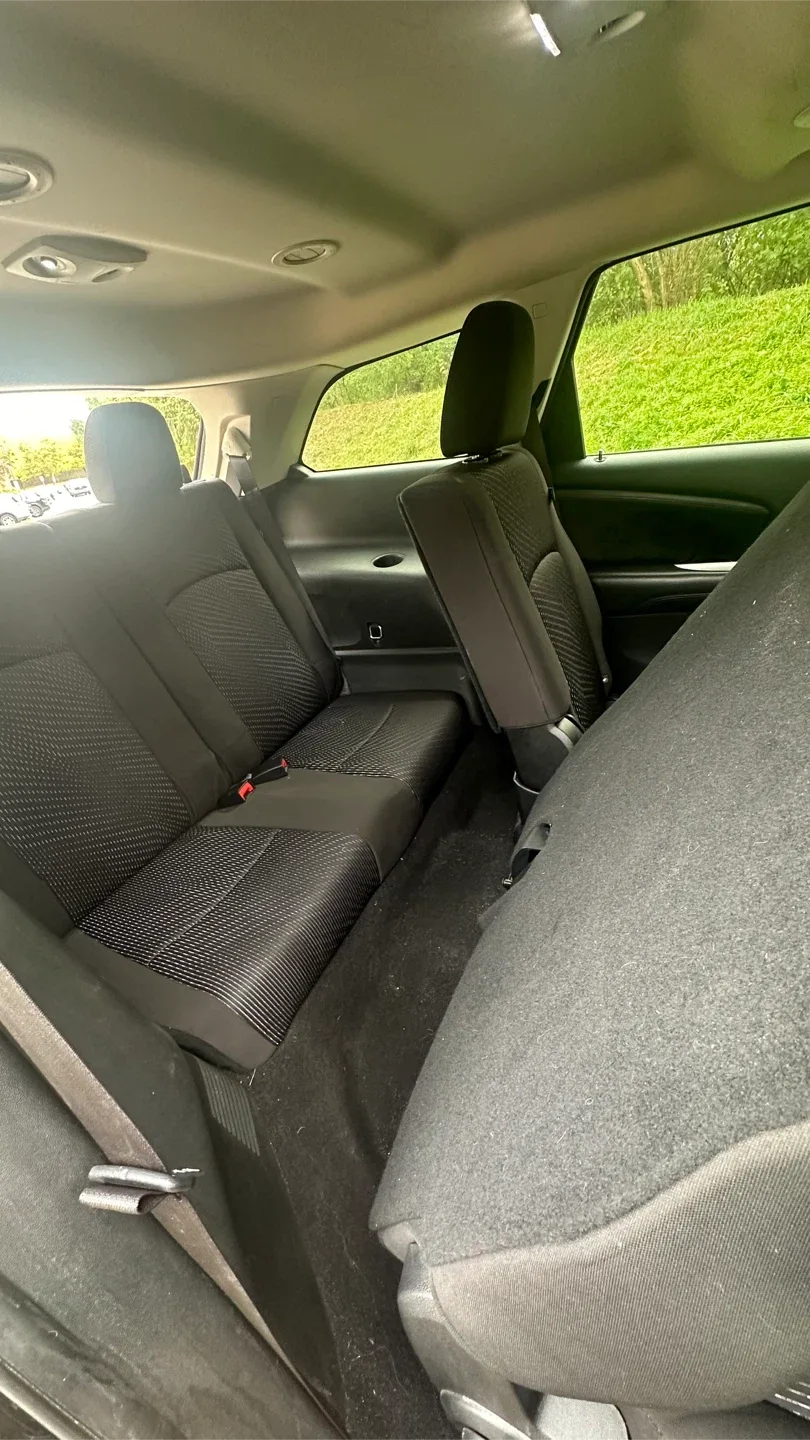 Dodge Journey SUV image indicator(7)