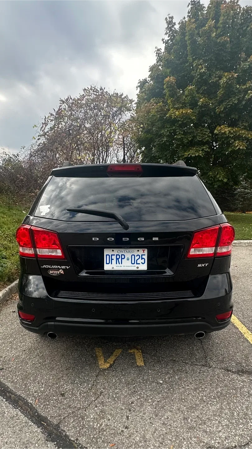 Dodge Journey SUV image indicator(9)