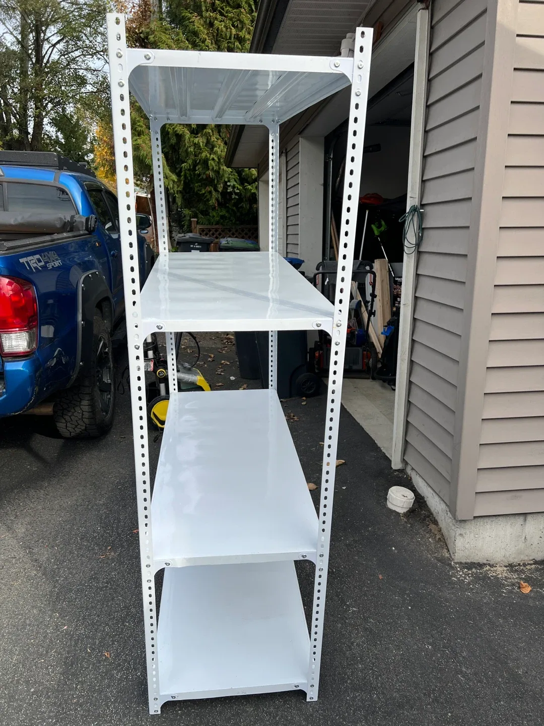 White Metal Shelving Unit image indicator(2)