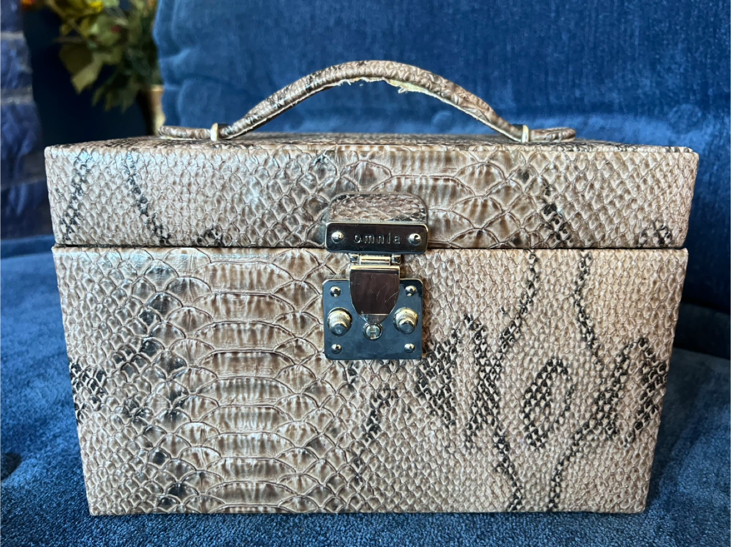 OMNIA Jewelry Box - Excellent Condition 🥕