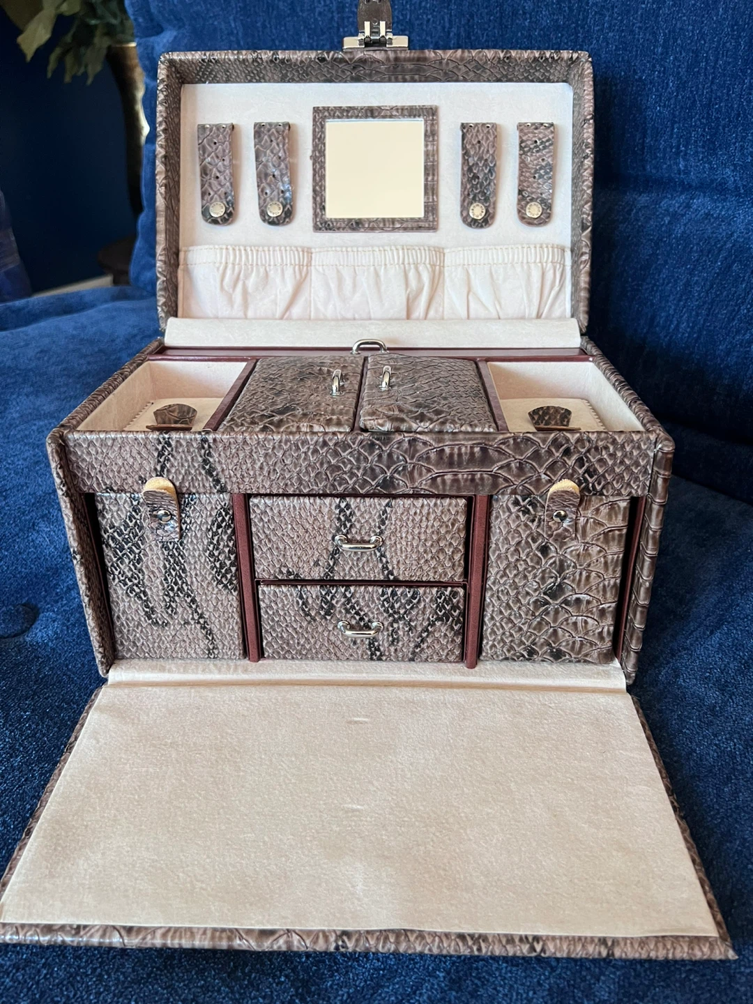 OMNIA Jewelry Box - Excellent Condition 🥕 - photo 2