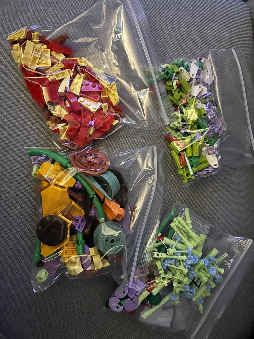 975 piece Lego EDUCiRO B797 Botanical Garden Date with Midsummer image indicator(5)