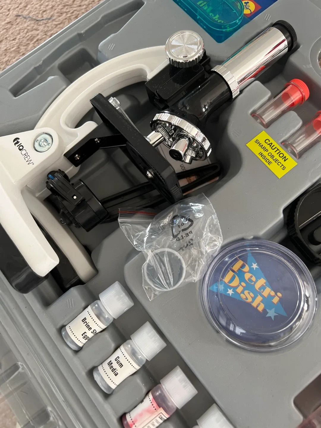 IQ Crew 52-Piece Microscope Set 1200X image indicator(4)