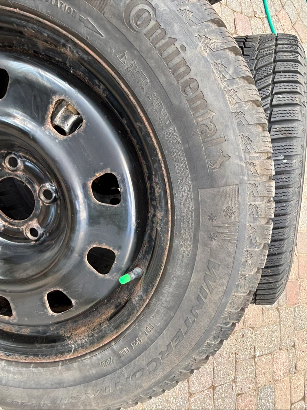 Continental WinterContact Tires on Rims + Hubcaps - 225/65R17 - photo 4