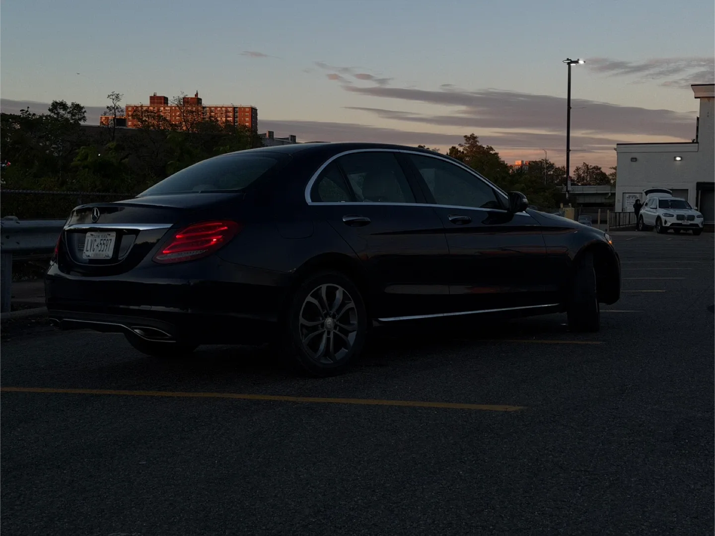 Mercedes-Benz C-Class Sedan image indicator(3)