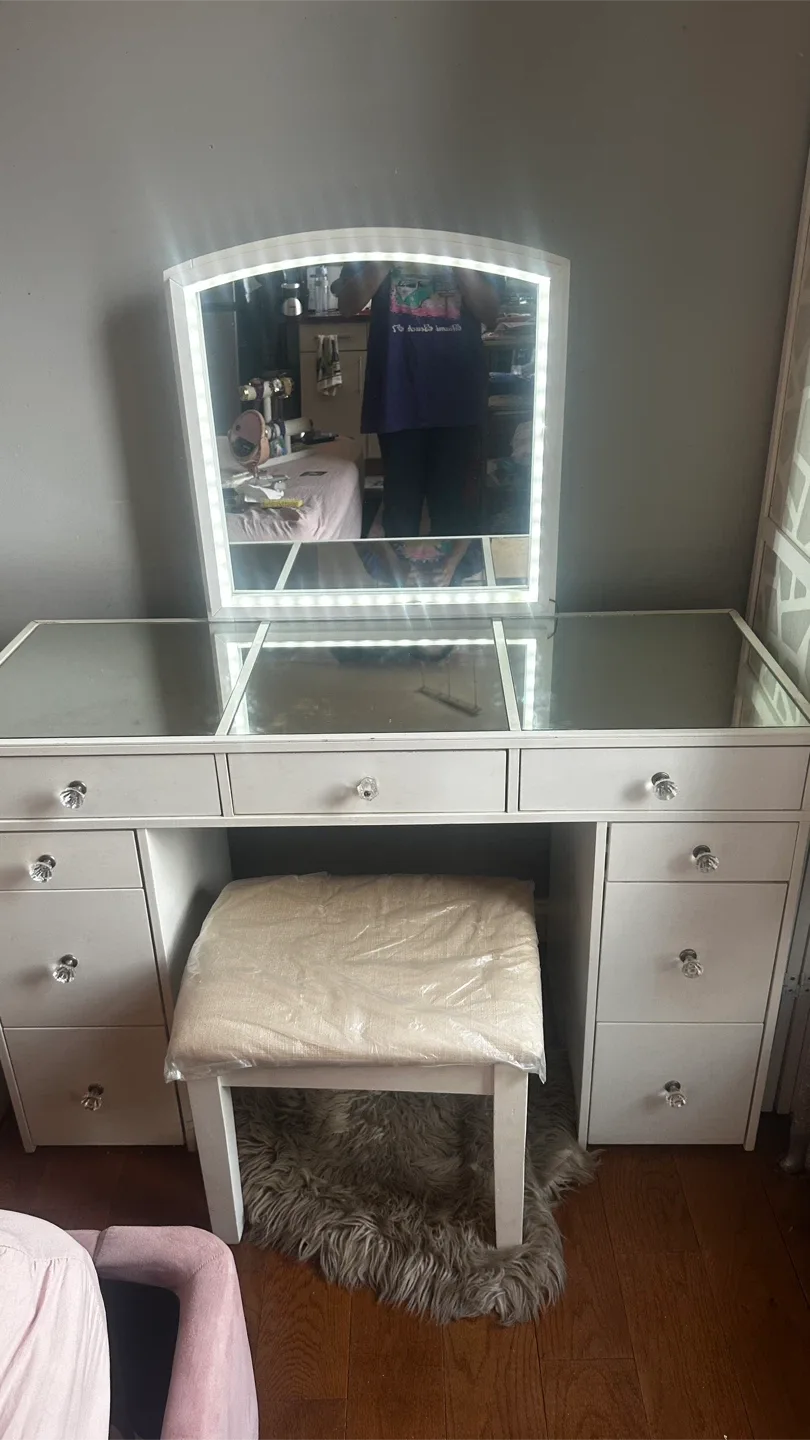 Vanity Makeup Table with Lighted Mirror and Stool image indicator(3)