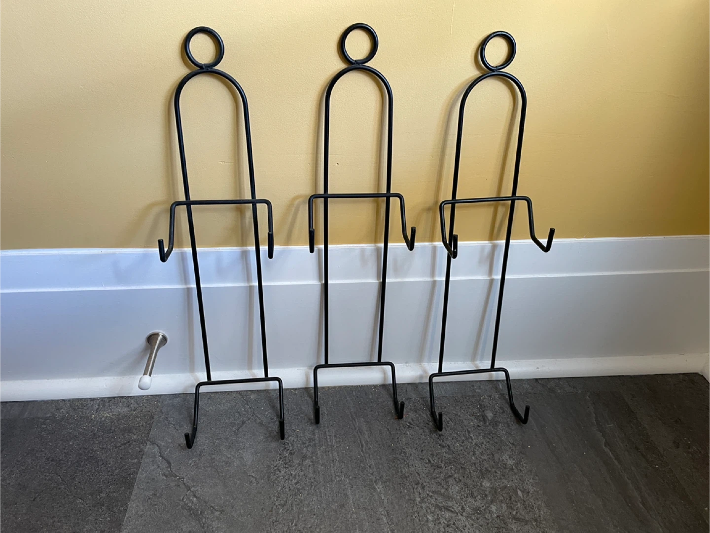 Black iron plate holders 🥕