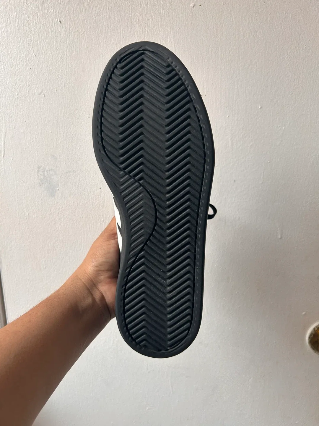 Adidas Snekers Size 9.5 image indicator(3)