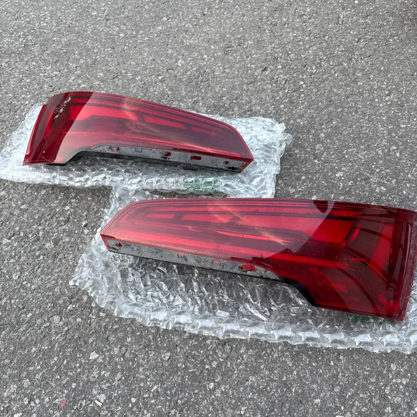 Audi Tail Lights - 80A.945.076.C & 80A.945.430.E thumbnail