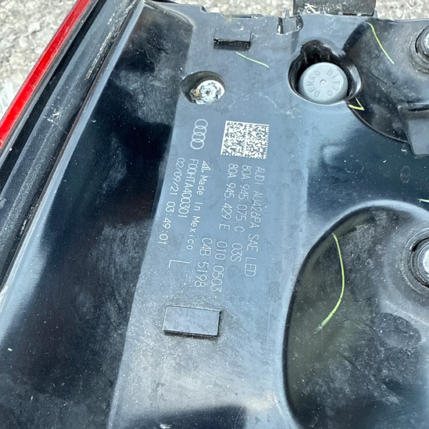 Audi Tail Lights - 80A.945.076.C & 80A.945.430.E image indicator(7)