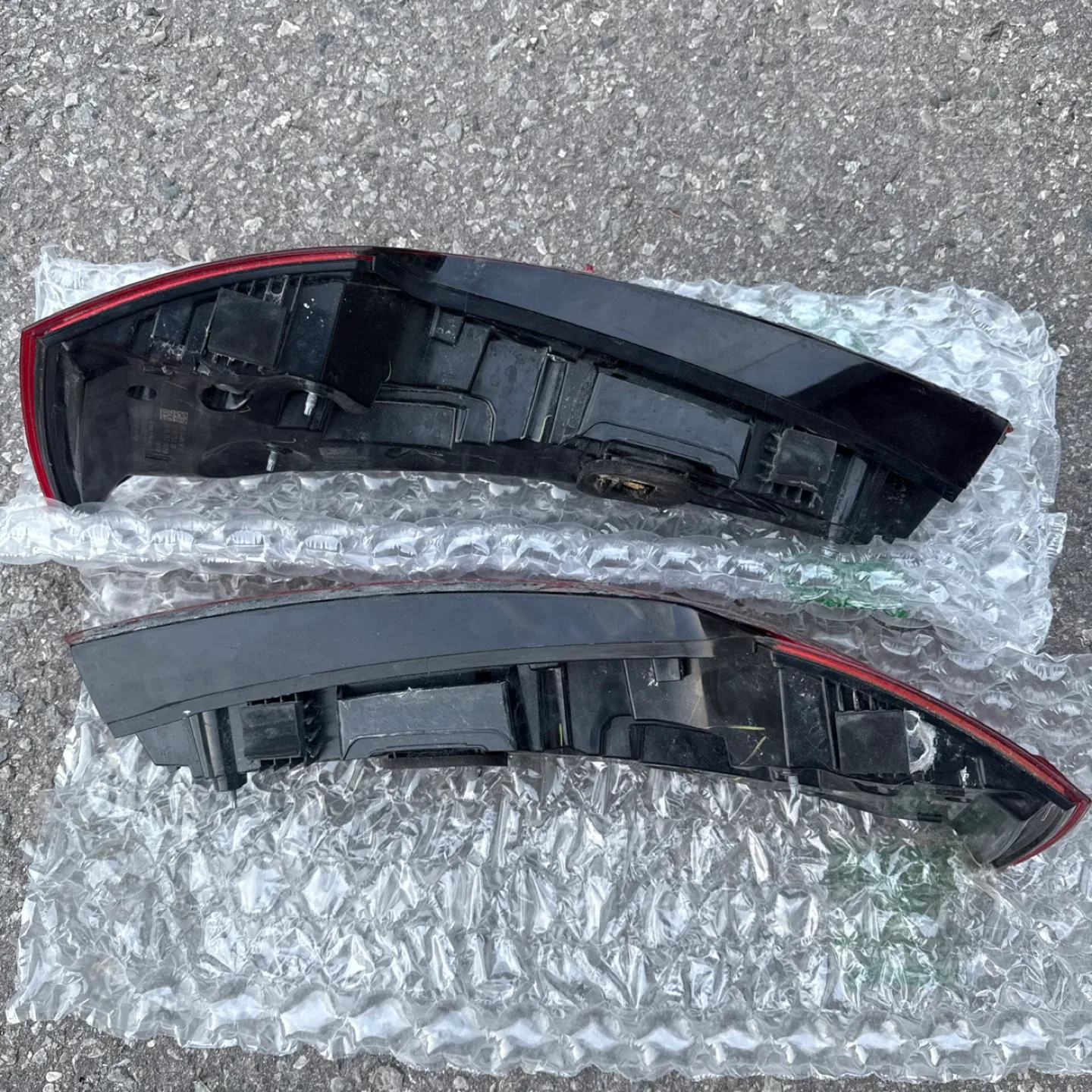 Audi Tail Lights - 80A.945.076.C & 80A.945.430.E image indicator(9)