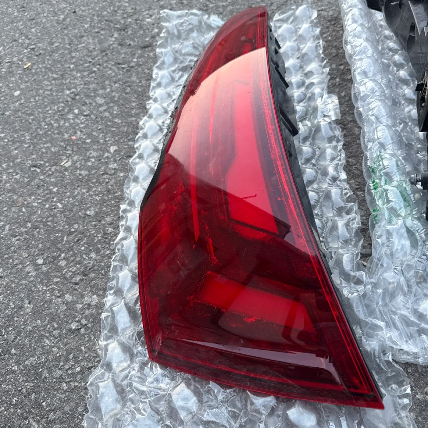 Audi Tail Lights - 80A.945.076.C & 80A.945.430.E image indicator(10)