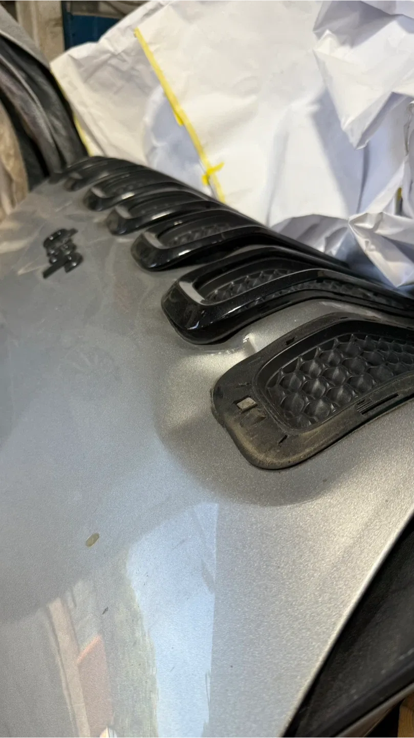 Jeep Hood - Silver image indicator(4)