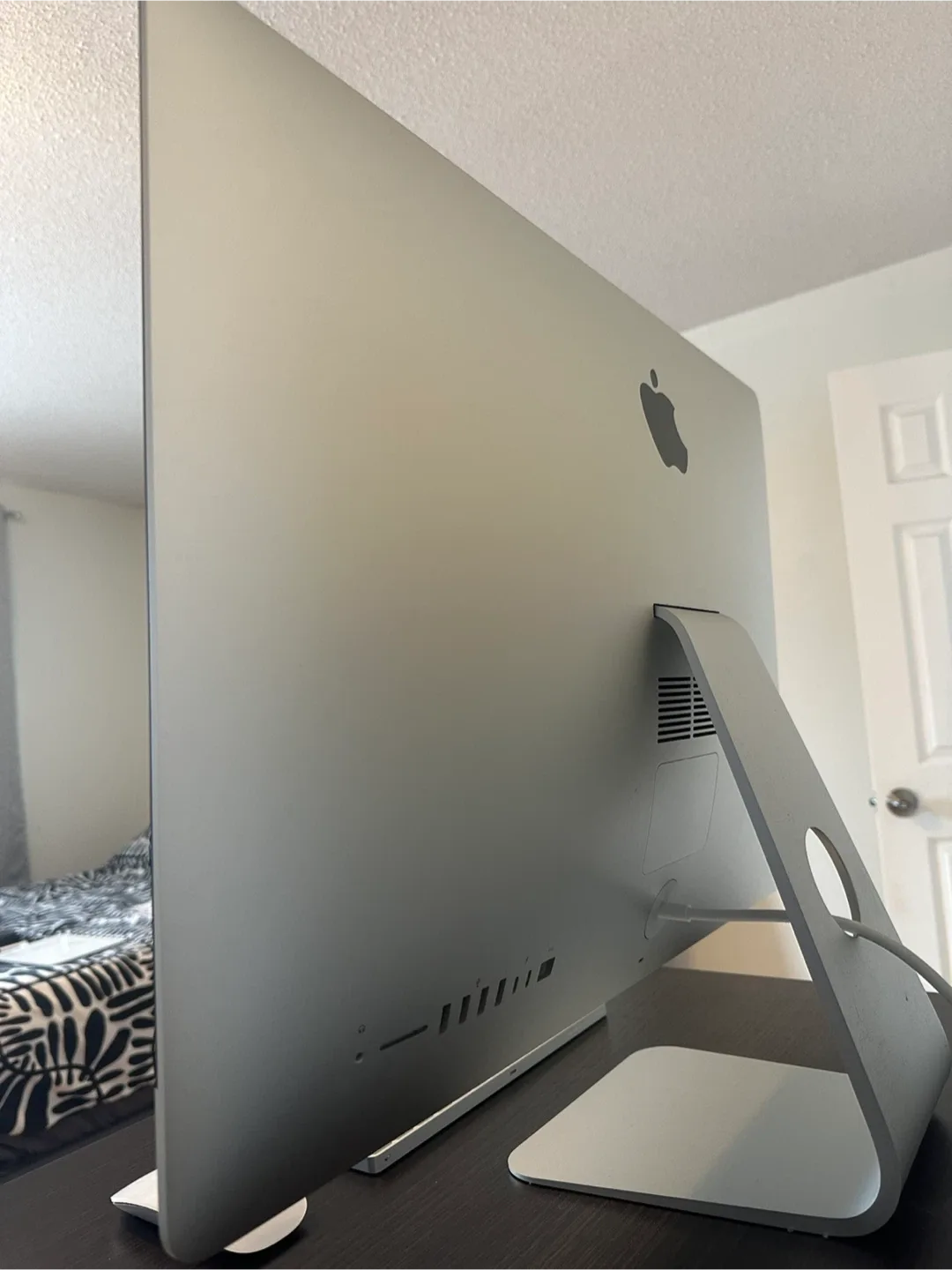 iMac Retina 5K 27-inch 2020 image indicator(6)